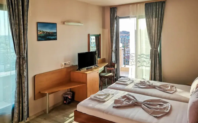 Empera Hotel