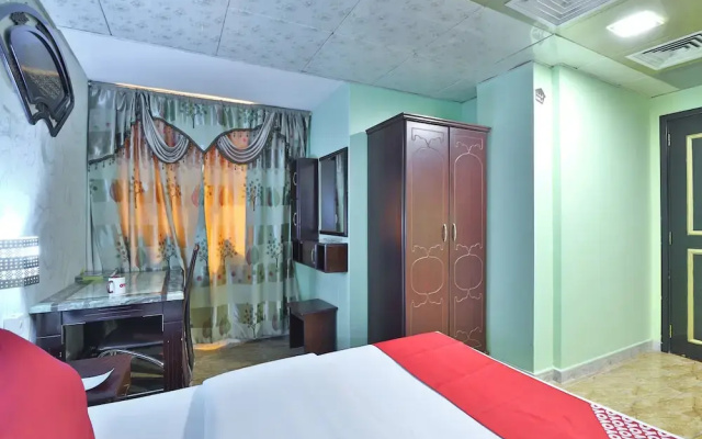 OYO 261 Remas Hotel Apartment