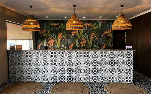 Elephant Springs Hotel