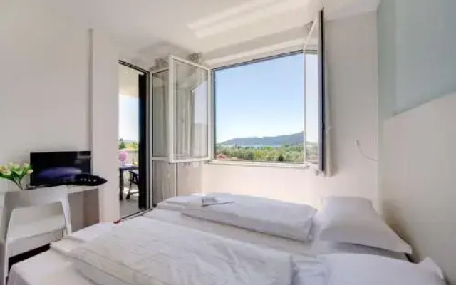 Residence Isolino 106s