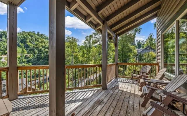 The Majestic Pine Retreat 13 Bedroom Home by Redawning