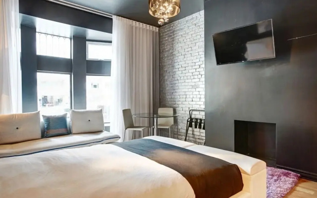 Drummond by Bouticstay Golden District Studio