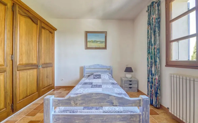 Alluring Holiday Home in Seguret With Private Swimming Pool
