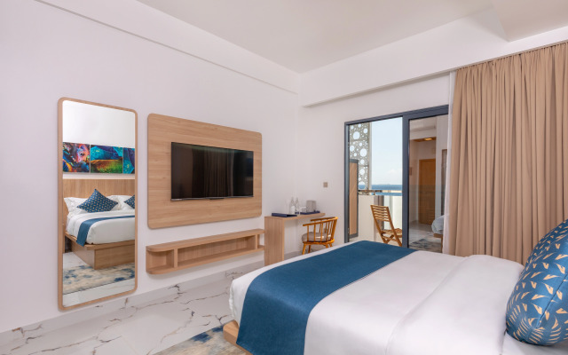 Arrival Beach and Spa at Gulhi