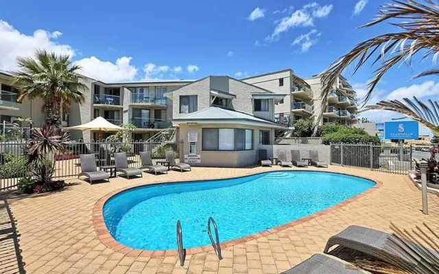 Scarborough Beach Front Resort Shell 13