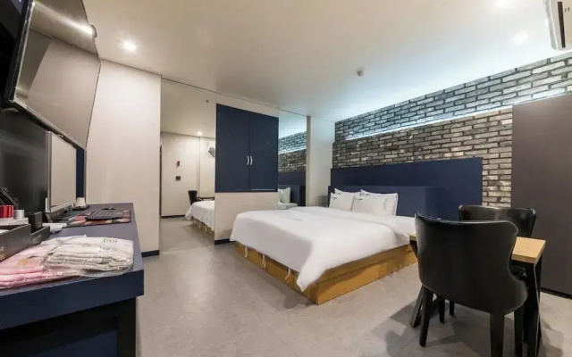 Pyeongtaek Station Gallery Hotel