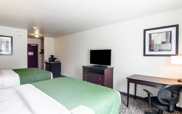 Cobblestone Inn & Suites - Guernsey