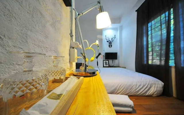 Pyat Music and Artel Guesthouse