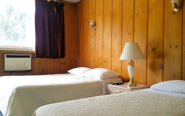Boundary Creek Motel and RV Park