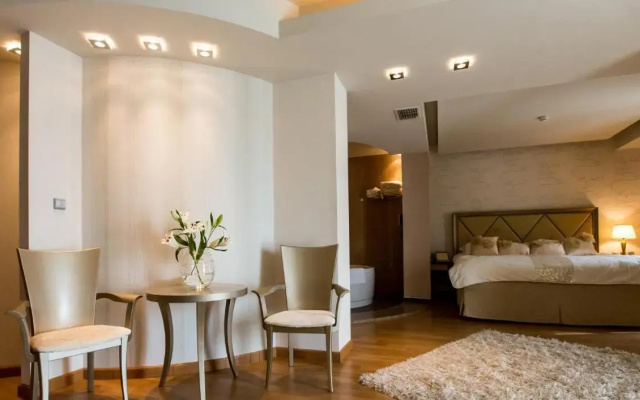 Elpida Resort & Spa