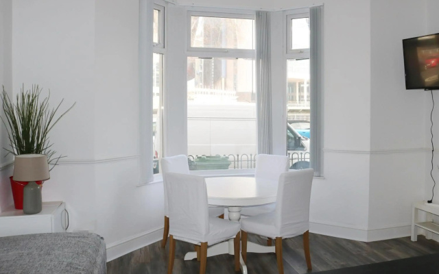 3 Fitzhamon Embankment APARTMENTS