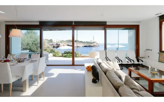Sea Front Luxurious Villa