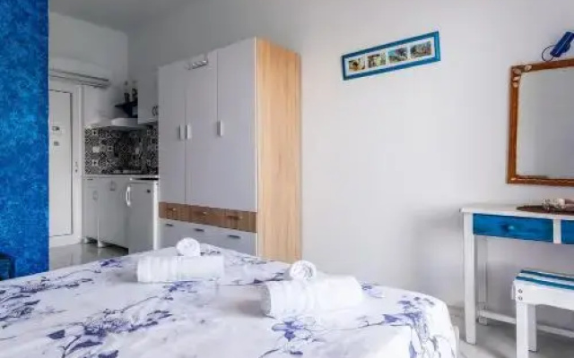 Marina Rooms