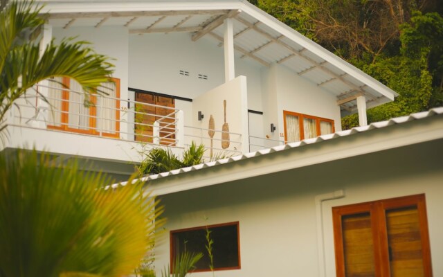 Отель The Cove Phuket вид на фасад