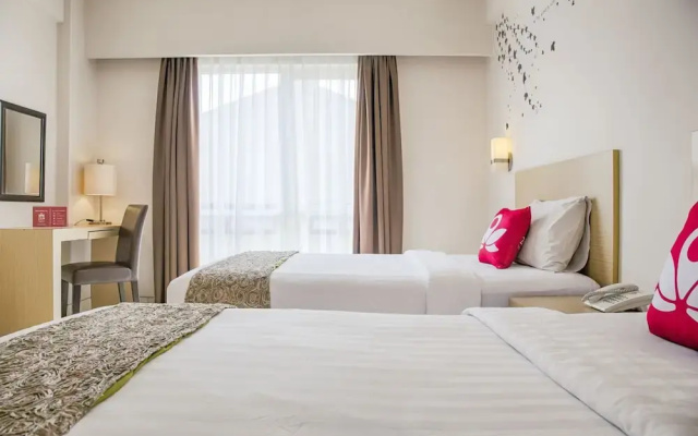 ZEN Rooms Kartika Plaza