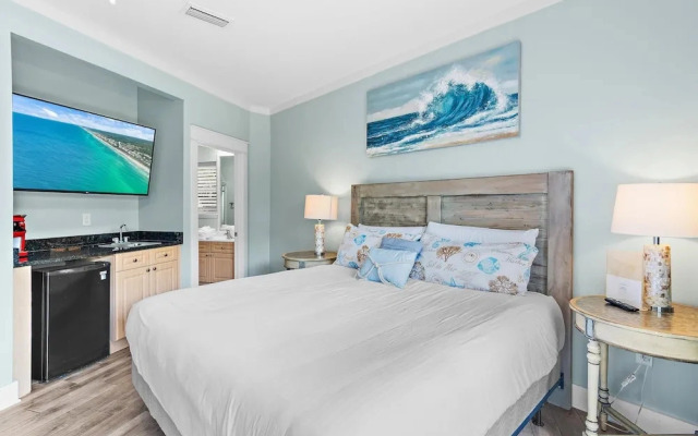 Beach Pointe 203