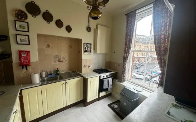 4-beds, Sleeps 8, Sea View & Pet Friendly