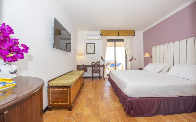 Baia Taormina Hotel