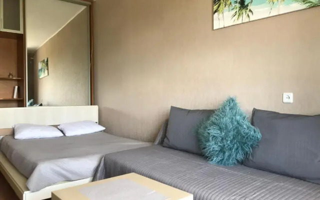 Apartment on Chernomorskaya 2a