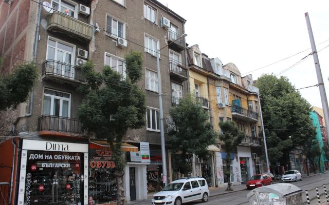 Отель BlueWavePlace Sofia - City Center вид на фасад