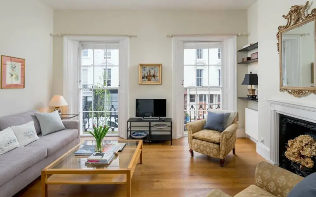 Bright Flat for 6, Near Victoria and Warwick sq