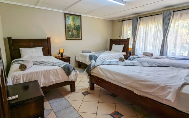 Room-zambezi Family Lodge - Leopard Room