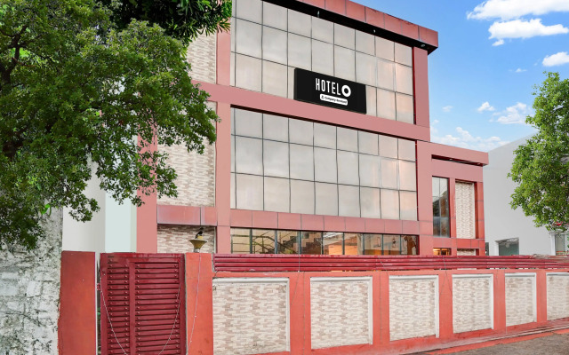 Super Hotel O Jankipuram Vikas Nagar