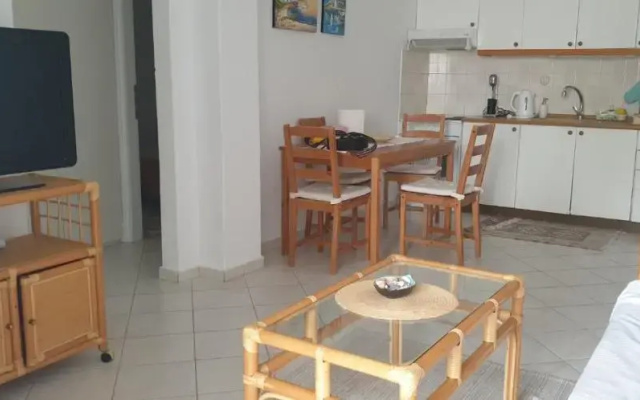 Nice homely 2-bedroom apartment close to the beach