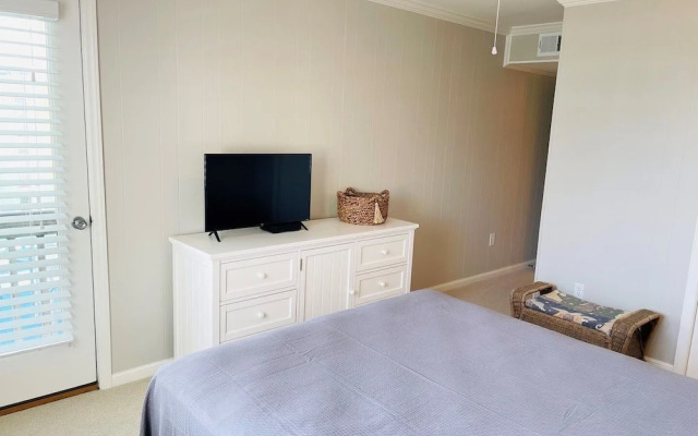 The Skipper 2 Bedroom Condo by RedAwning
