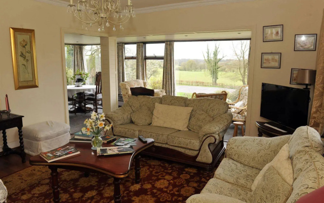 Lough Owel Lodge B&B