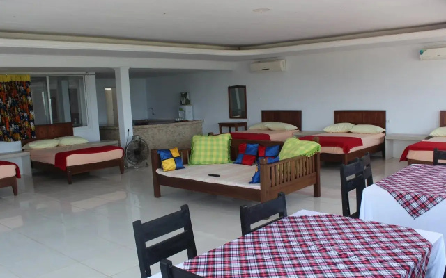 Holiday Beach Inn