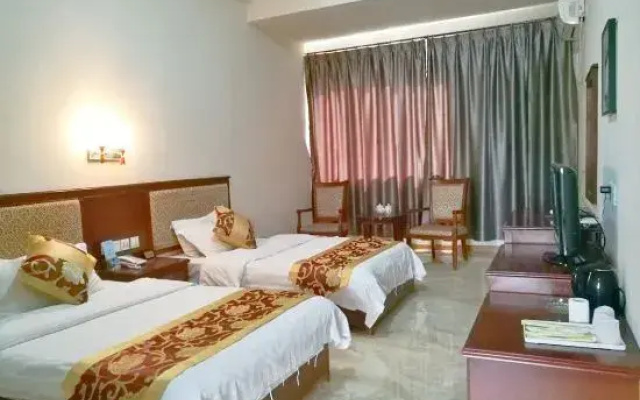 Changjiang Business Hotel