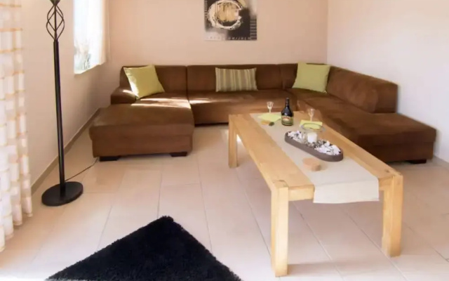 Lovely Apartment in Hage