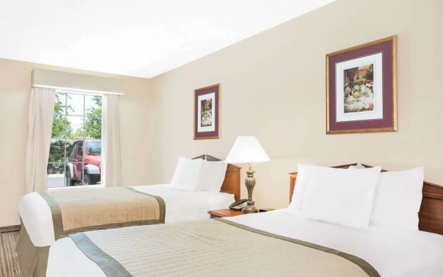 Bonita Lakes Inn by Capital O Meridian I20