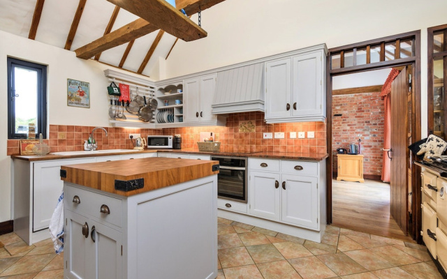Holiday Home in Kent Near Scenic Parks