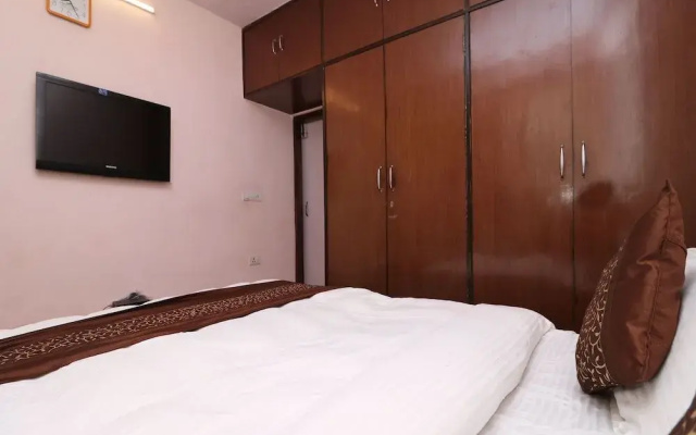 OYO 14125 Home Hill View 2BHK Clock Tower