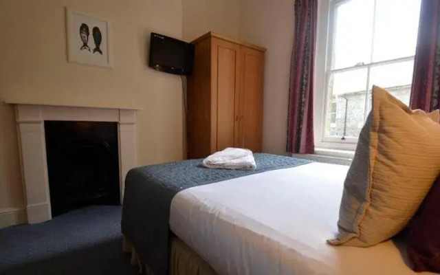 Eversley Hotel
