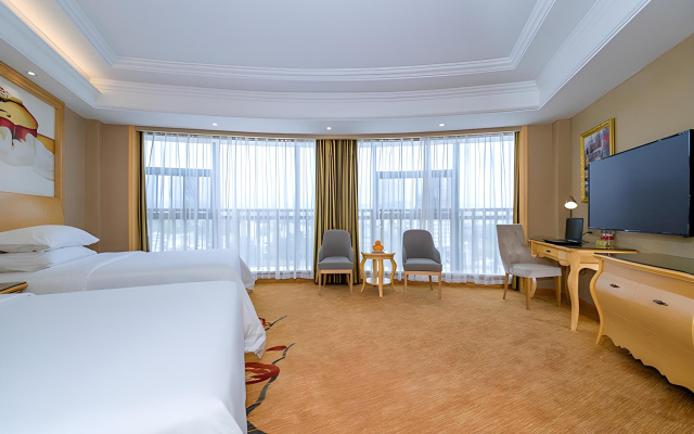 Vienna International Hotel (Enshi Cultural Square Airport Hotel)