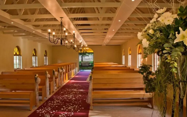Hotel Numbi and Garden Suites