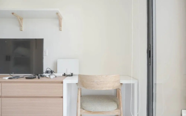 Warm And Cozy Stay Studio At Sky House Bsd Apartment