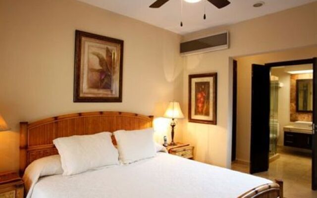 Отель Encanto El Faro Luxury Ocean Front Condo Hotel Мексика, Плая-дель-Кармен - отзывы, цены и фото номеров - забронировать отель Encanto El Faro Luxury Ocean Front Condo Hotel онлайн комната для гостей