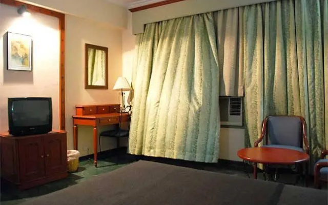 The Hotel Airport