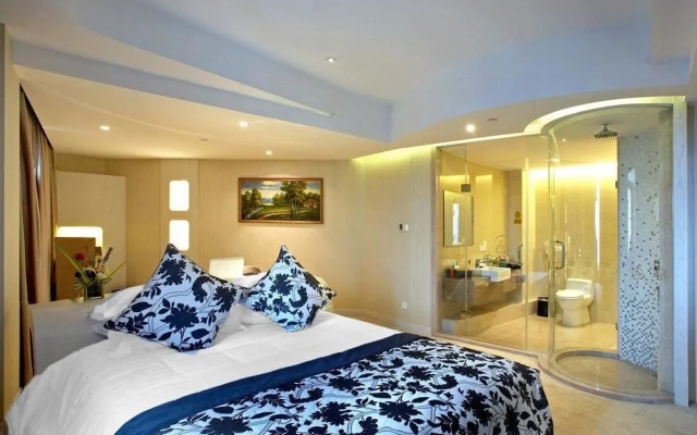 Ningbo Holiyacht Crystal Hotel