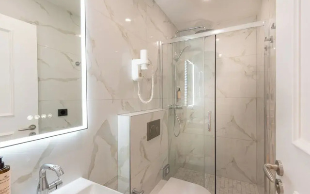 Les Suites Tour Eiffel