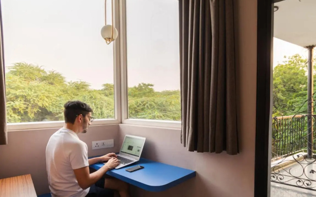 Minimalist Poshtel & Suites