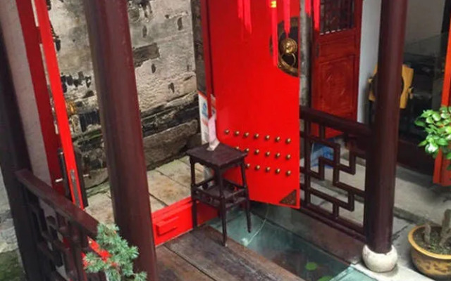 Zunwentang Baishouting Inn