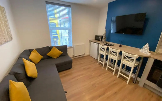 Blackpool Abode - 20 Bairstow Street