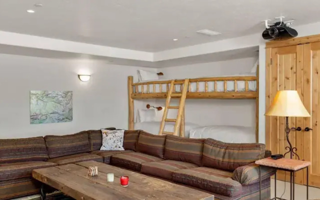 Campbell Peak Retreat by Exceptional Stays