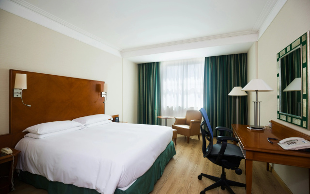 Отель Hilton Rome Airport
