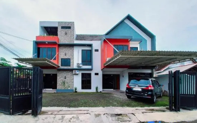 Urbanview Sibayak House near Stasiun Kediri